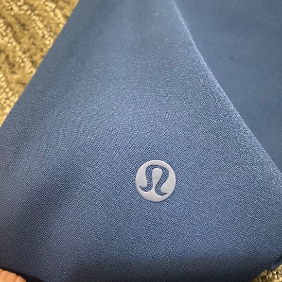 SOLD - On the fly 7/8 lululemon pant - Picture 3 of 4